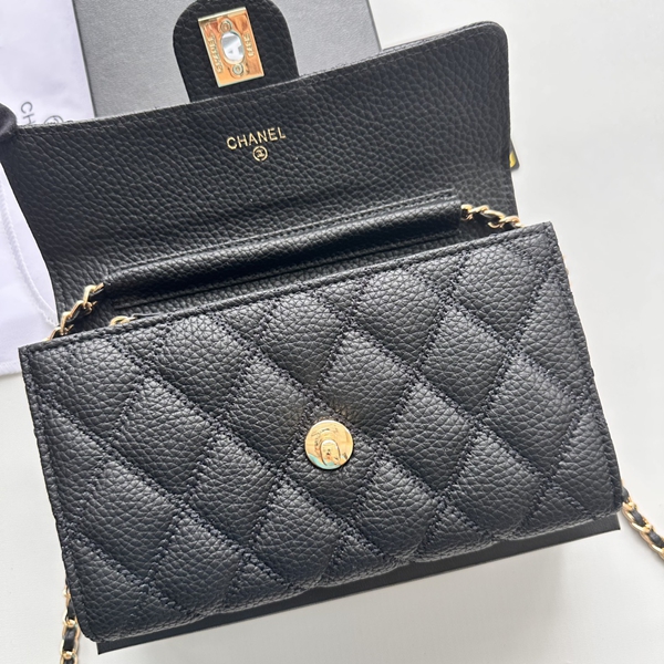 コピーシャネル激安財布着用イメージ